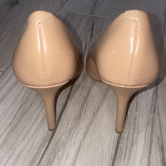 Jessica Simpson Patent and leather Tan heels - Picture 3 of 8